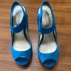 Bakers Debbi Leather Suede Turquoise Heels size 9